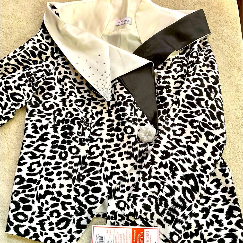 EY Boutique Suit Perfect for Style and Beauty